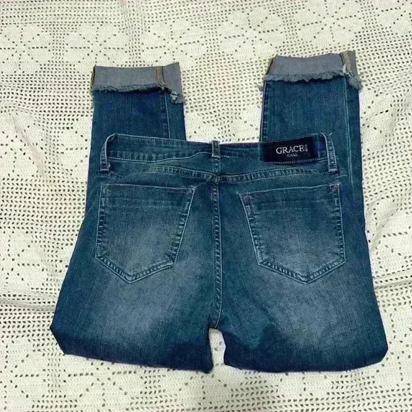 Grace of LA distressed capris size 27. - Picture 1 of 5